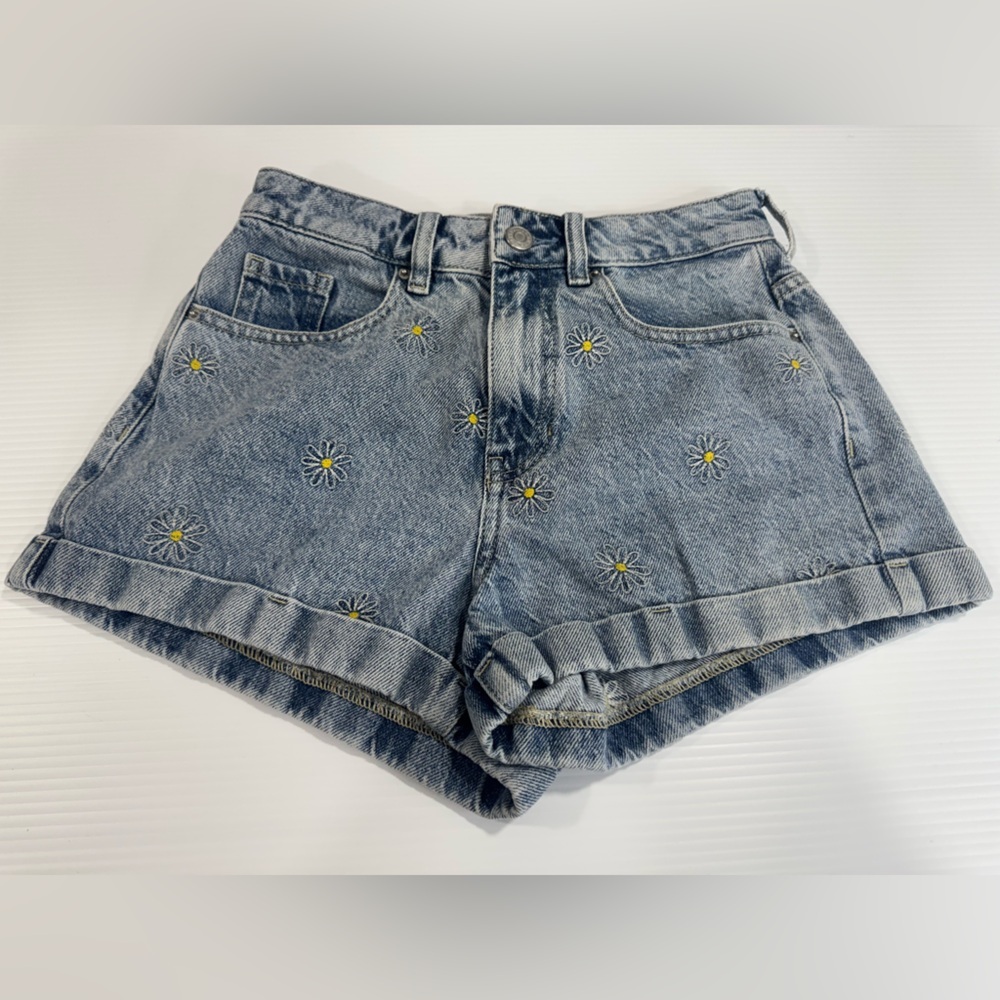 Pacsun Mom Shorts Denim Womens Size 24 Embroidered Flowers